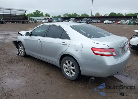 2011 Toyota Camry Le/Se/Xle z USA, uszkodzony, nr VIN 4T4BF3EKXBR218625